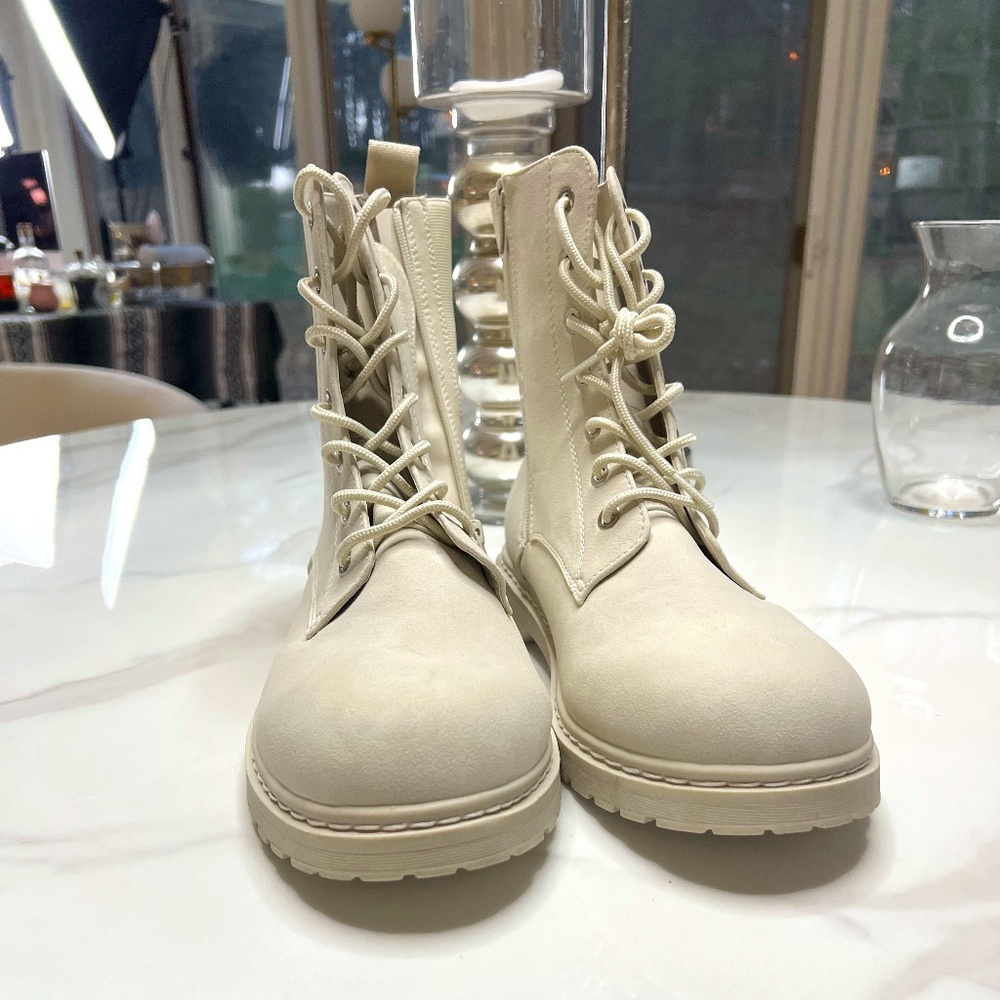 Cream Combat Boots - TORRID Never Worn 13WW